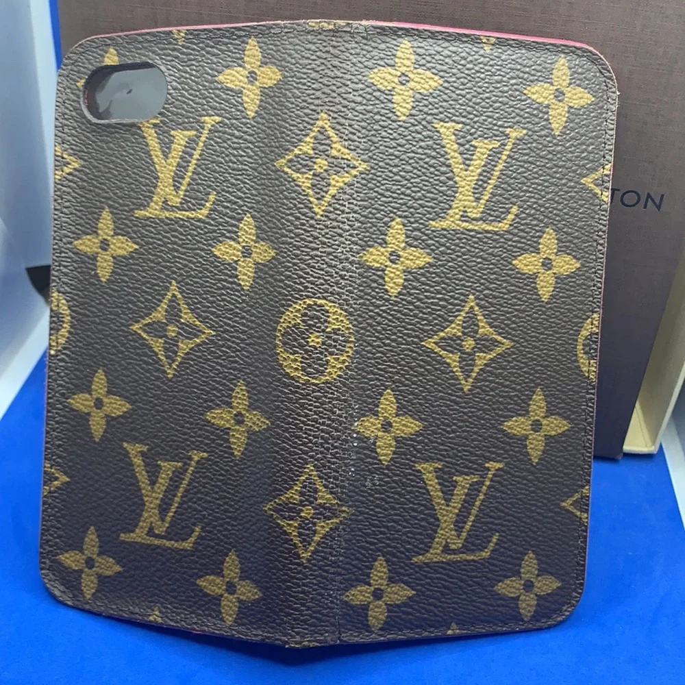 Louis Vuitton monogram iPhone‎ case pink interior 1/5